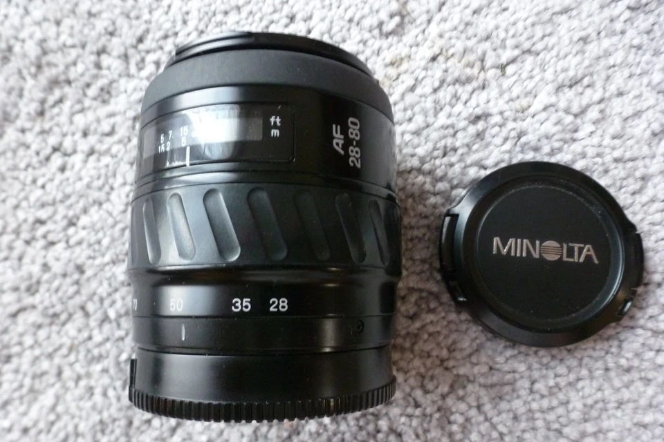 Minolta AF 28-80mm f/3.5-5.6 fast AF. Excellent, lightweight, compact zoom w/cap - Photo 3/4