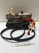 1set track, 1 exaust&1 driver  Marx  Wind-up  Climbing Tractor TD 18 Diesel 12