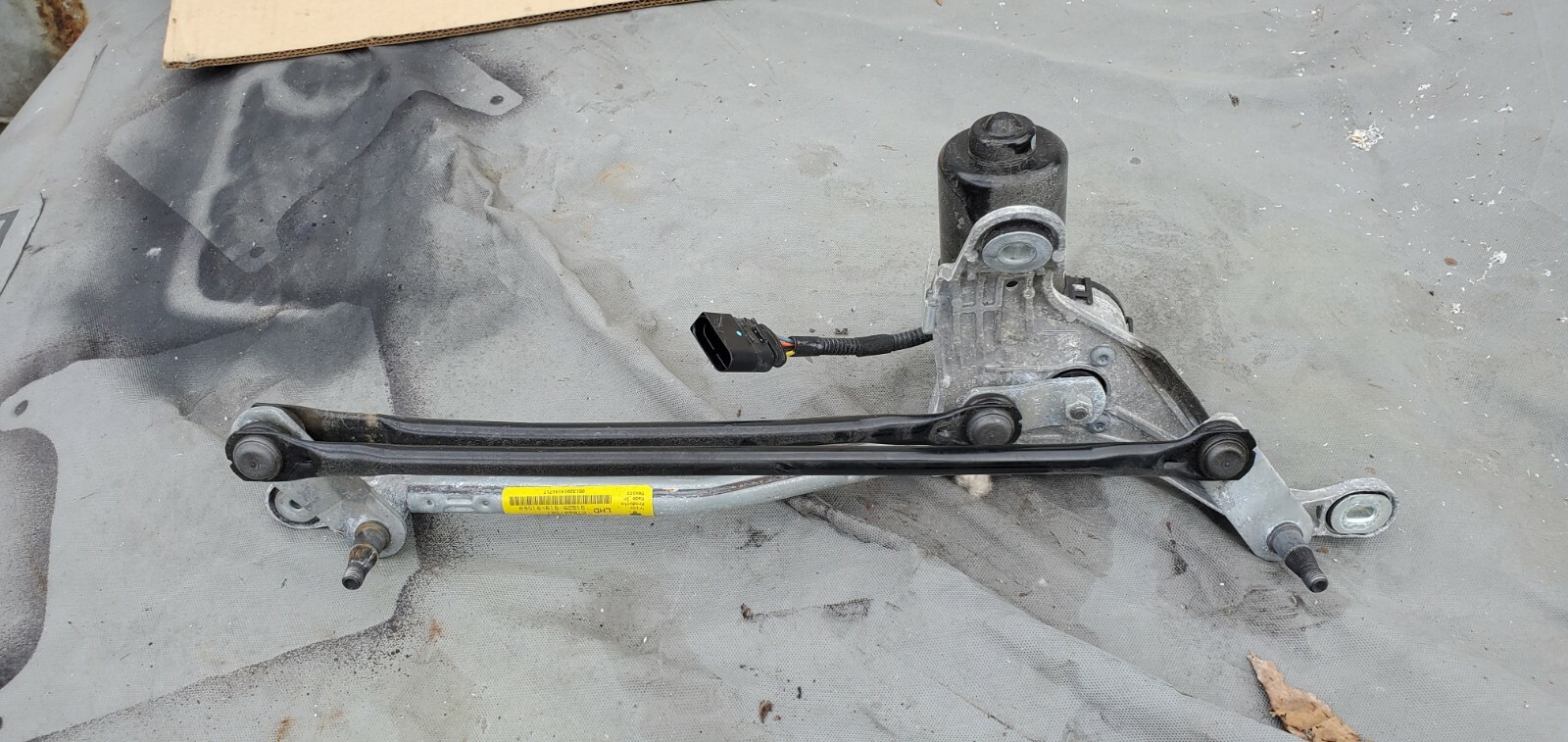 MASERATI GHIBLI SQ4 WINDSHIELD WIPER MOTOR TRANSMISSION LINKAGE 670007561