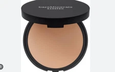 bare Minerals Barepro 16HR Skin-Perfecting Powder Foundation, Vegan #24
