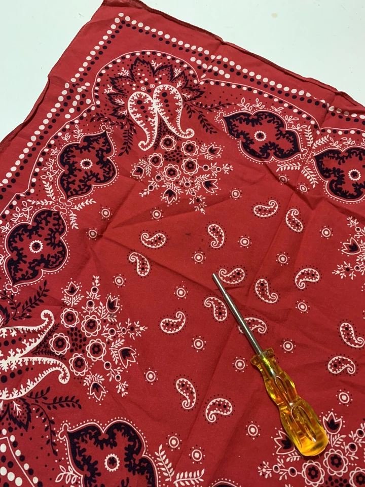 Bandana Vintage Color Rápido Trompa de Elefante Rojo Ribete Paisley Temprano Foto 4 de 4