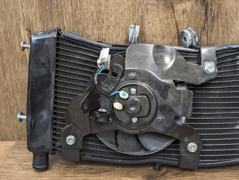 Honda CTX 700 CTX700ND 2014-2018 OEM refrigeración del radiador *solo para reparación de piezas* Foto 3 de 4