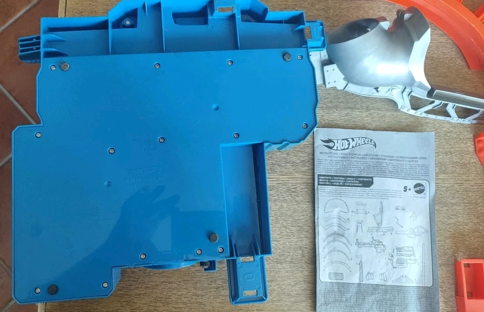 Pista Hot Wheels Sky Jump Set Completo Usato Con Scatola E Piccoli Difetti 2010 - Immagine 4 di 4