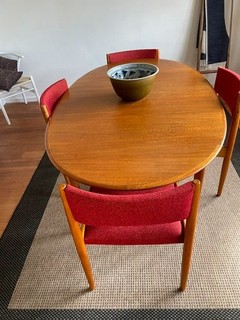 60 s oval table and 4 chairs