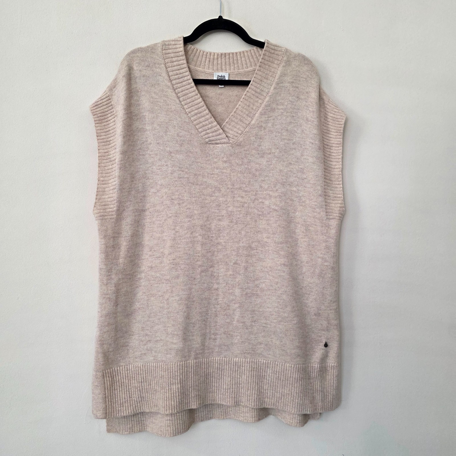Twist & Tango Cashmere Wool Knit Vest M Beige V Neck Sleeveless Scandinavian