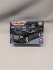 AMT 38522 Scale 1:25 2005 Chrysler 300C Plastic Model Kit Factory Sealed
