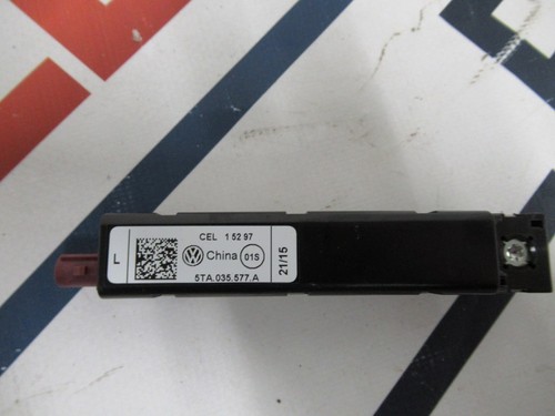 VW Touran 5T Antennenverstärker FM2 links oben Heckklappe 5TA035577A