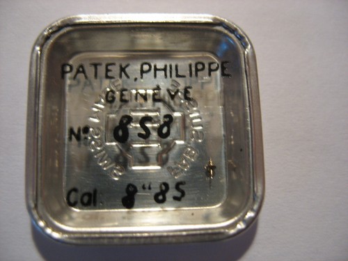 Asse Bilanciere Balance staff Unruhwelle Axe(17)NR4224-Patek Philippe 210 NOS