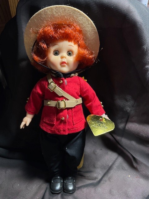 "GINNY JOINS THE MOUNTIES" VOGUE RED HEAD Canadian 1990 Doll