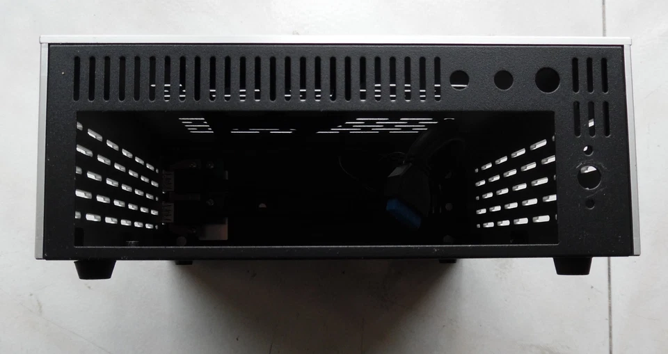 Goodisory A01 case computer desktop Mini-ITX aluminum Sliver - Immagine 4 di 4