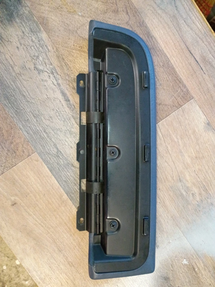 1998 - 02 Lincoln Town Car LEFT Front Door Panel Storage Lid GREY - Image 4 of 4