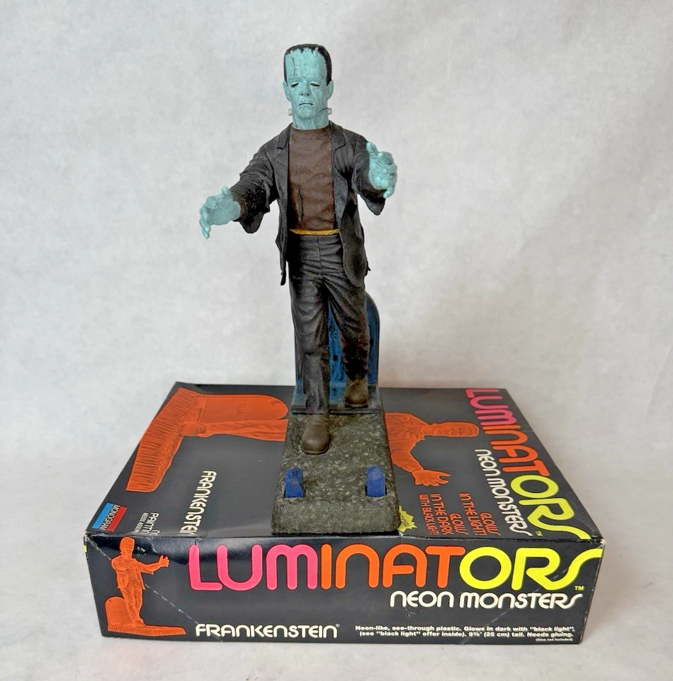 Luminators Neon Monster: Frankenstein #1619. Kit Modelo: CONSTRUIDO; TOTALMENTE PINTADO. Foto 3 de 4