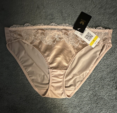 Wacoal Women s Bikini Panties M Beige Solid Lace Stretch 846281