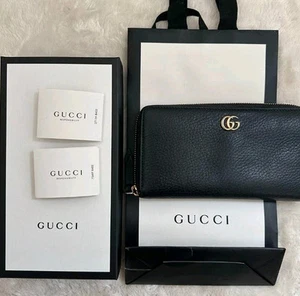 Authentic GUCCI long wallet [with accessories]
