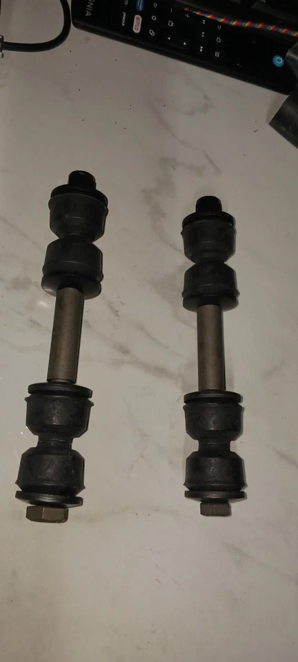 Dodge Charger 1968 a 1974 estabilizador barra estabilizadora izquierda Foto 2 de 3