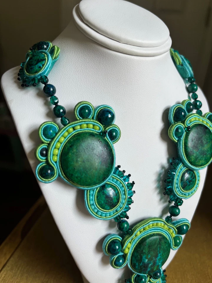 Ожерелье с красным тюльпаном дизайн ремесленника суташе венгерское нефритовое зеленое - потрясающее уникальное - Изображение 3 из 4