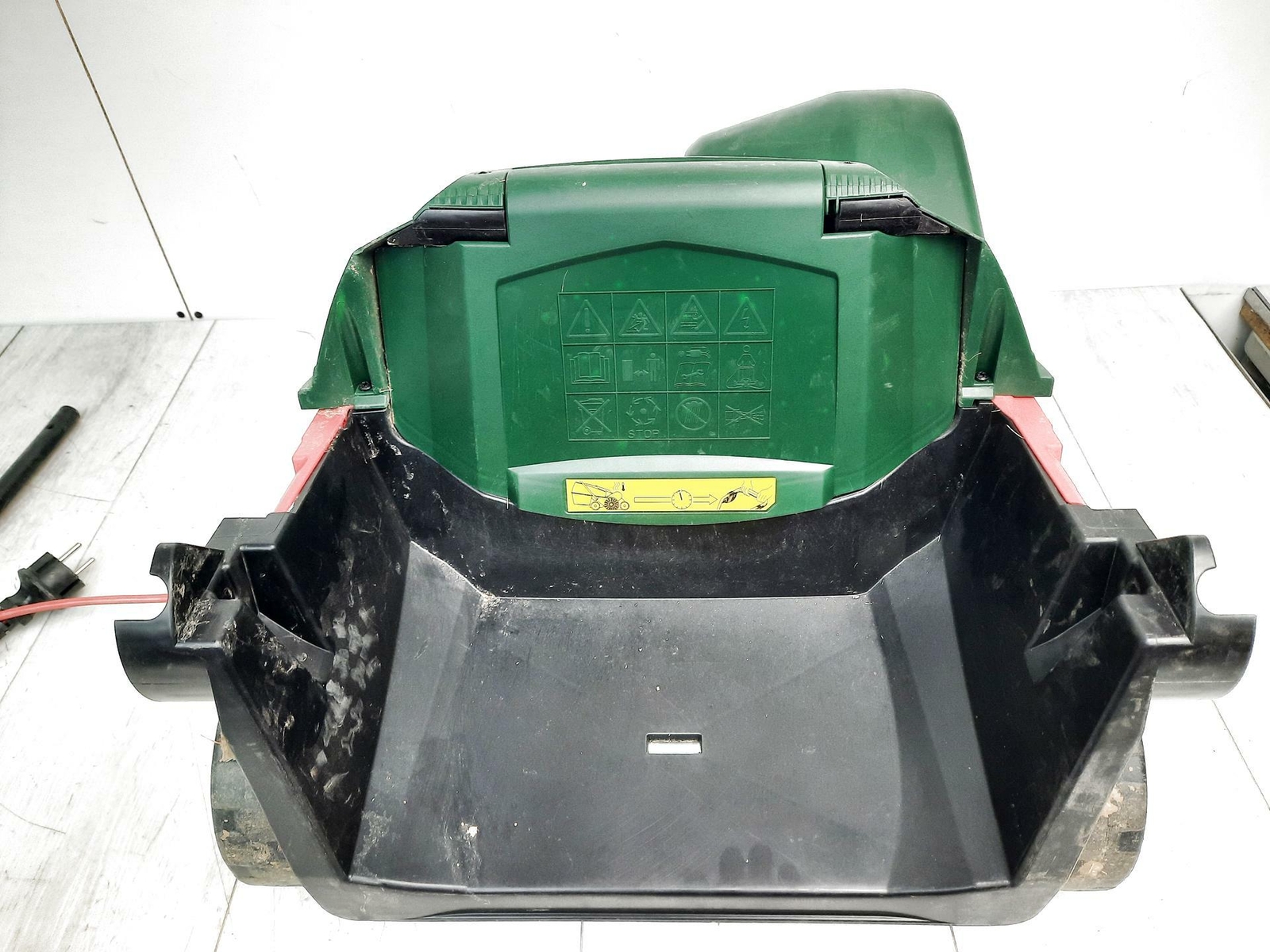 Bosch Elektro Vertikutierer UniversalVerticut 1100 1100 W