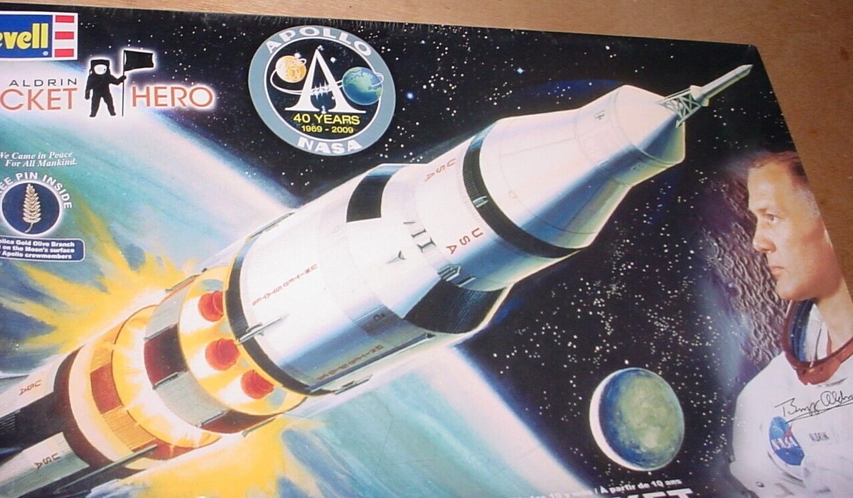 その他 Revell Apollo 11 Saturn V Rocket 1:144 Revell 1/144 Apollo Saturn V Model Kit - Small Addictions RC