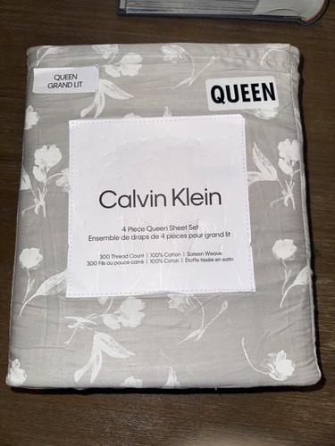 NIP Calvin Klein QUEEN Queen Sheet Set 4 PCS 100% Cotton Light Gray Flowers - Picture 1 of 5
