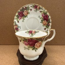 Vintage Royal Albert Old Country Roses Bone China Teacup and Saucer Set England