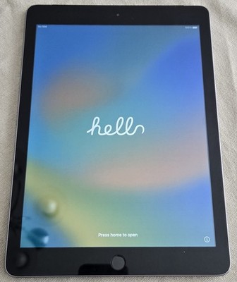 Apple iPad (5th Gen) A1823 32 GB, Wi-Fi + 4G Verizon, 9.7 in - Space Gray