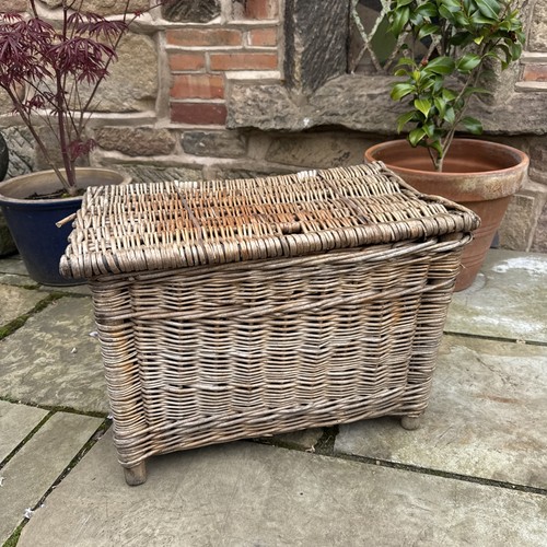 Vintage Fishing Creel Seat Storage Box Wicker Log Basket PLEASE SEE DESCRIPTION
