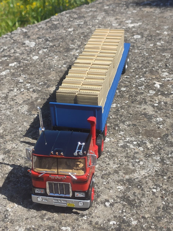 U.S Mack Serie F 1973 1:43 Camion Americano Truck Tir Altaya Semirimorchio - Immagine 3 di 4