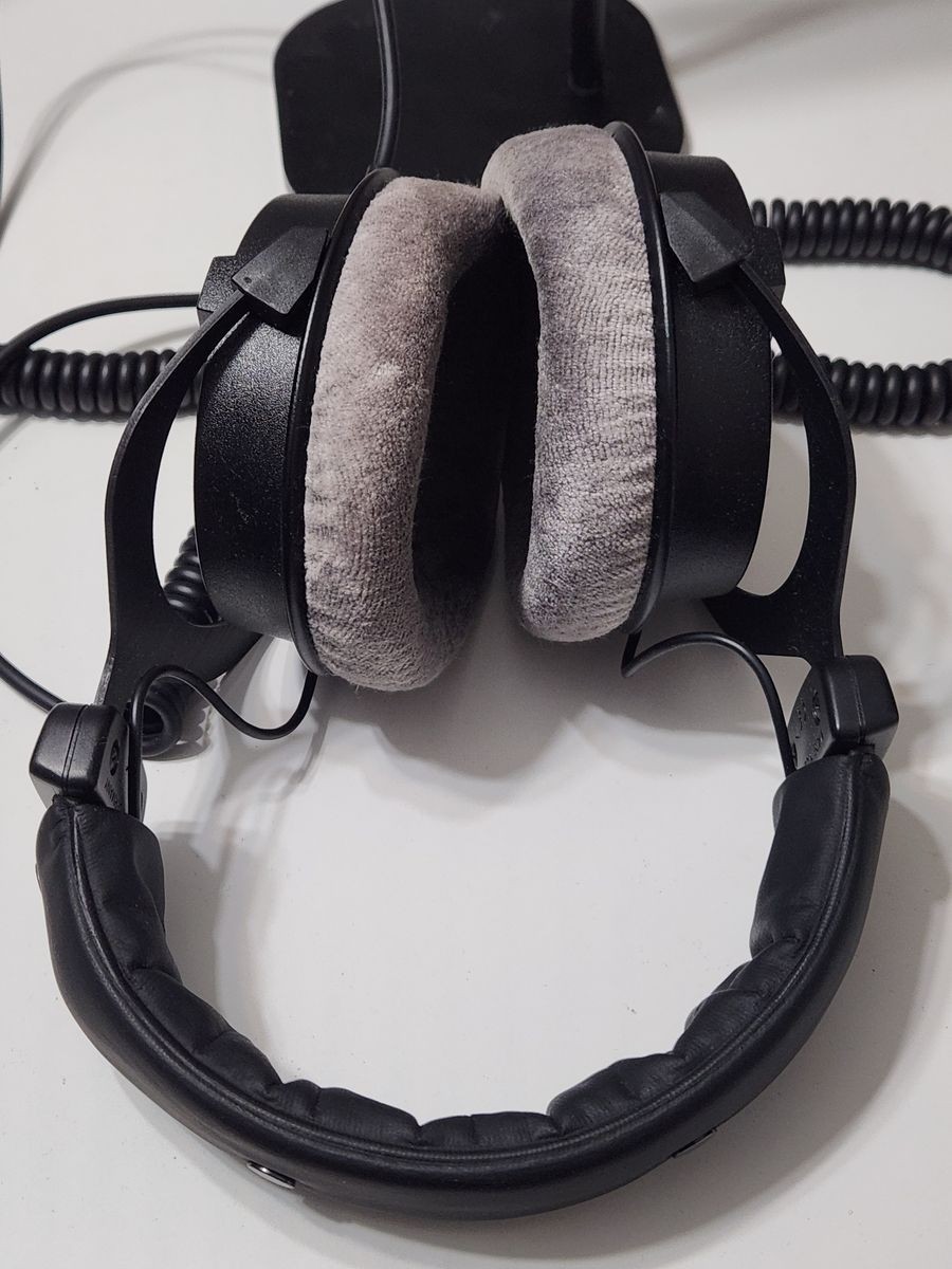 Beyerdynamic DT-990-PRO-250 Open Back Studio Reference Monitor