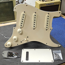 2006 Fender 60th Diamond Anniversary Strat Lo...