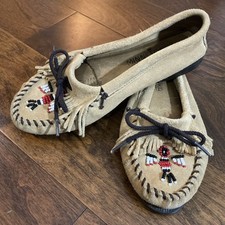 Minnetonka Women's Suede Brown Beaded Moccasins Size 8 Slip-On Shoes