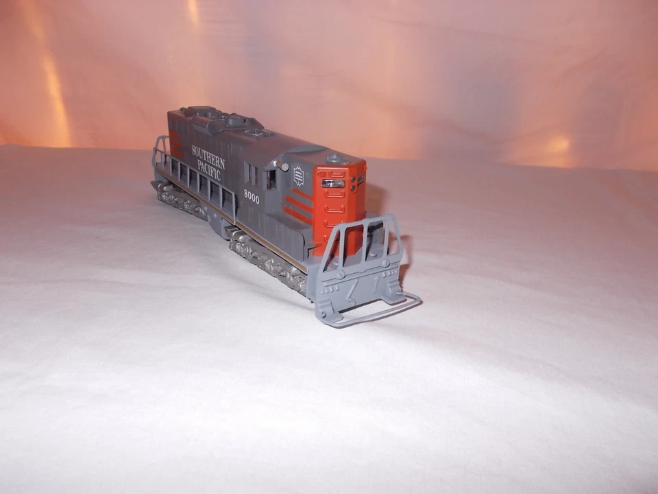 AMERICAN FLYER 370/8000 SOUTHERN PACIFIC CUSTOM SWITCHER LOT #P-28 - Image 2 of 4