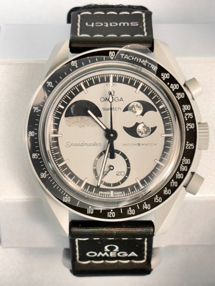 Omega X Swatch Moonswatch Mission To The Earthphase SO33M700 Omega X Swatch Moonswatch Mission To The Earthphase SO33M700