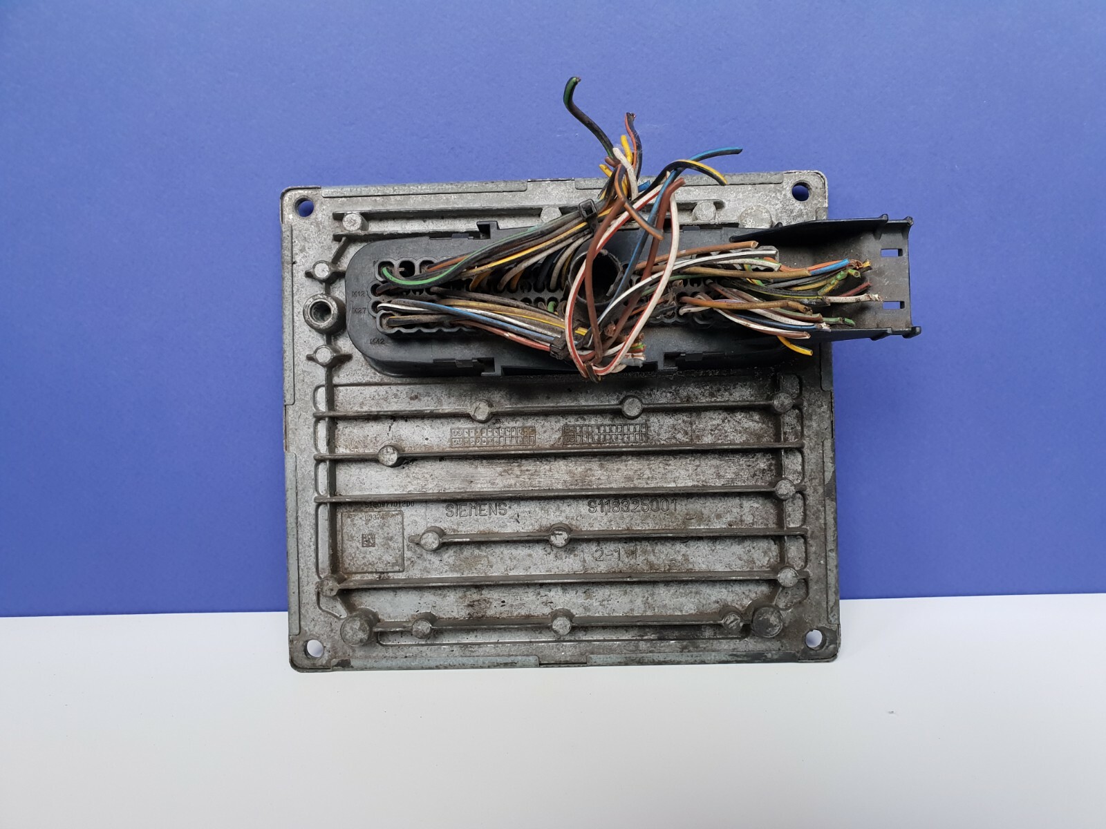 Ford Genuine Electric Control Unit Ecu S120977012 D S120977012d 