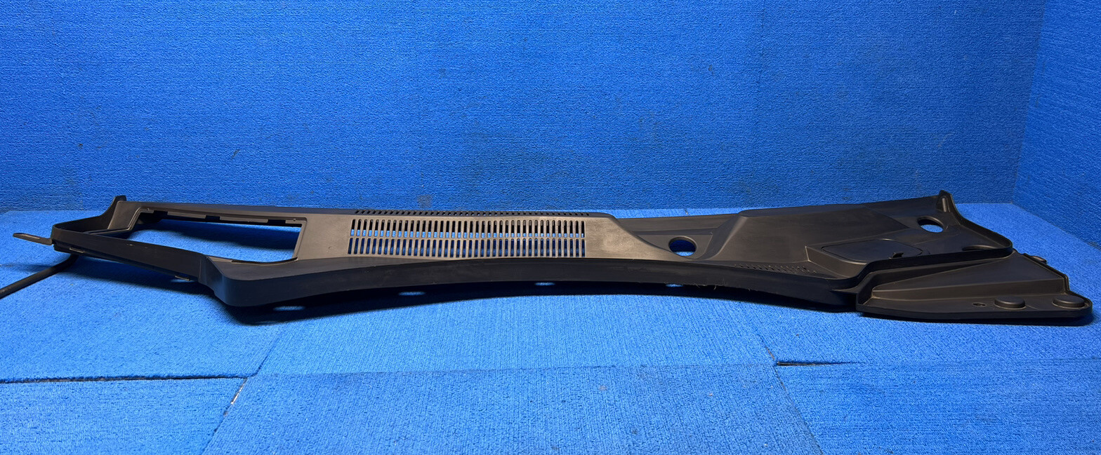 🛑2014-2017 MASERATI QUATTROPORTE FRONT WINDSHIELD WIPER COWL VENT  PANEL OEM
