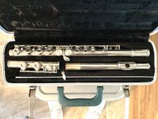 BUNDY FLUTE SILVER  w/CASE CIRCA 1950   MADE IN ELKHARDT INDIANA
