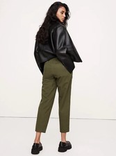 Banana Republic Women's Cropped Olive Green Pants. Size 10. Excellent Condition