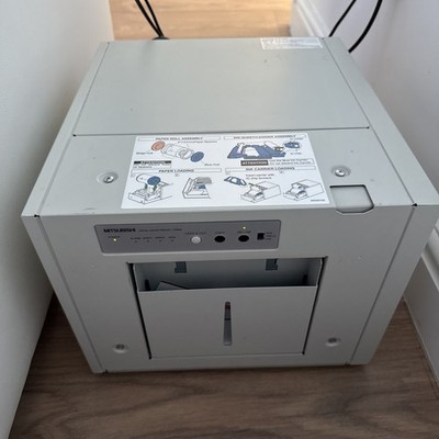 Mitsubishi CP8000DW Fotodrucker mit Tragetasche inkl. CD-ROM und Leitungen