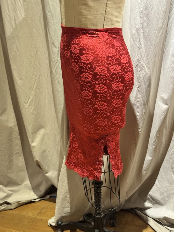 Винтажная эластичная атласная кружевная отделанная юбка-карандаш Ann Ferriday M - Изображение 2 из 4