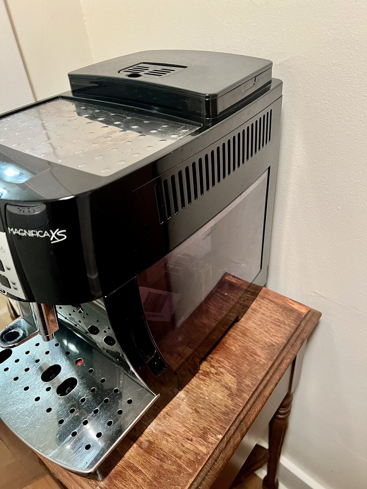 DeLonghi Magnifica XS Automatic Espresso Machine, Cappuccino Maker - Black