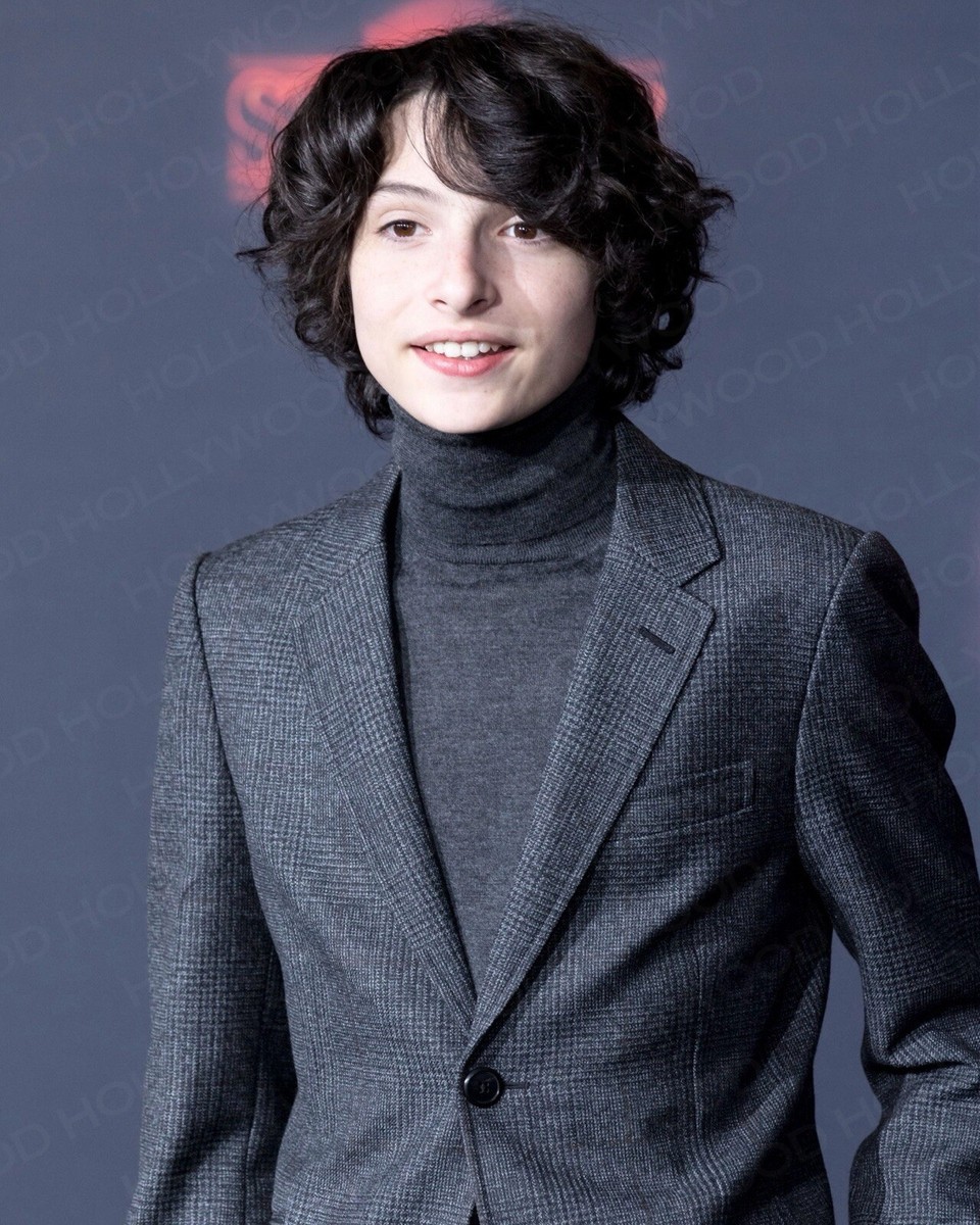 FINN WOLFHARD 8x10 PHOTO #46 WM | eBay