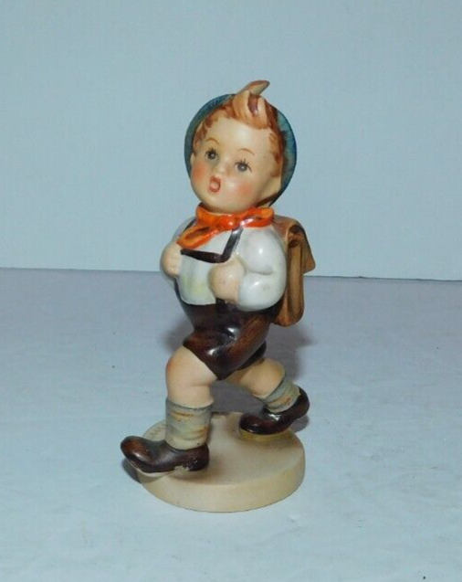 NEAT HUMMEL FIGURINE 4 1/4
