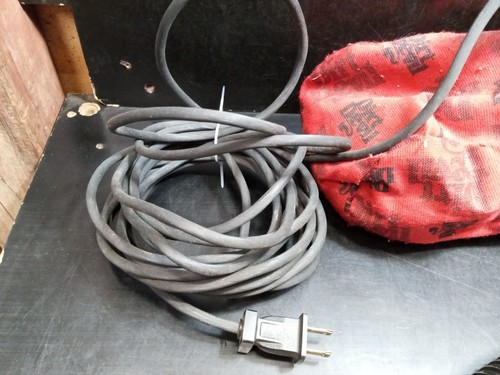 Royal Dirt Devil Plus Hand Held Corded Vacuum Cleaner Red Model 08100 + extras - Picture 3 of 12