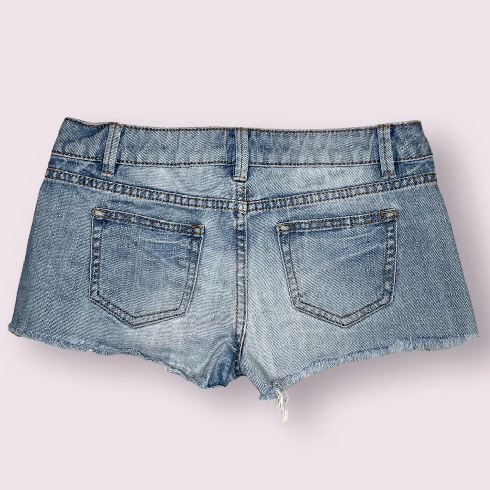 medium wash denim low rise shorts side zippers by hang ten size 3 - Image 3 of 3