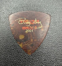 BUDDY GUY SIGNATURE GUITAR PICK 2001 CONCERT TOUR RARE STAGE PLECTRUM PICKBOY