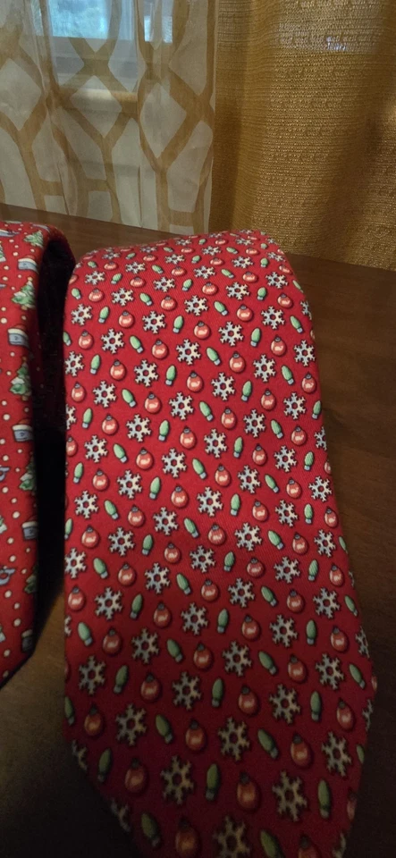 Corbata Vineyard Vines tema de Navidad 100 % seda roja EE. UU. 2 piezas Foto 3 de 4
