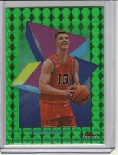 2024-25 TOPPS FINEST KEVIN HUERTER #27/150 *GREEN GEOMETRIC*