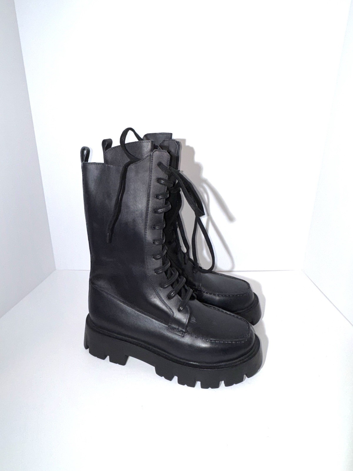 SAOLA Stivali stringati Free People Jones suola a strappo