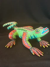 Vtg Folk Art Wooden Oaxaca Painted Green Lizard Sculpture As Is