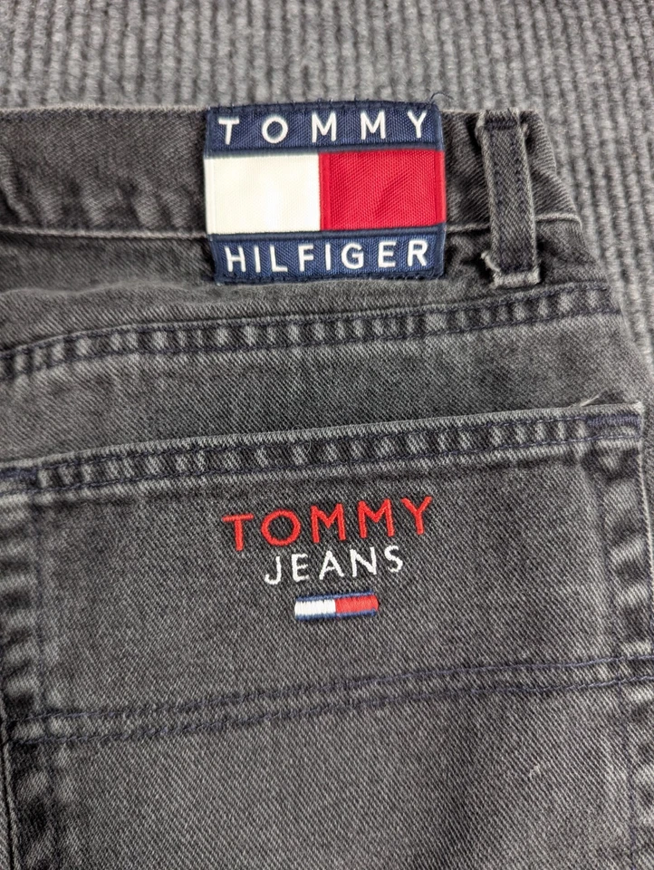 Pantalones de mezclilla Tommy Hilfiger para hombre 36x30 negros holgados parche bandera libertad de colección 34x28 Foto 3 de 4