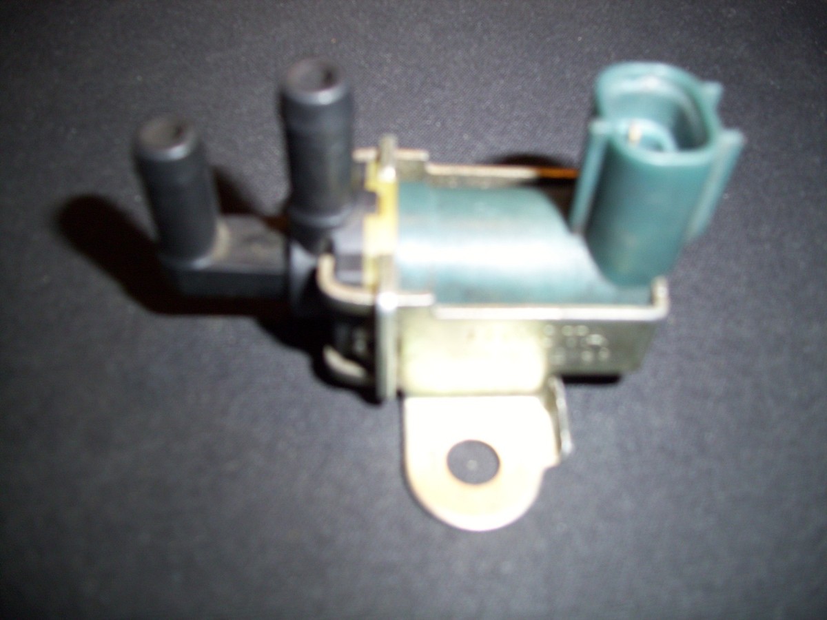 1998-01 LEXUS GS300 OEM VACUUM SWITCH VALVE 90910-12188 or 90910